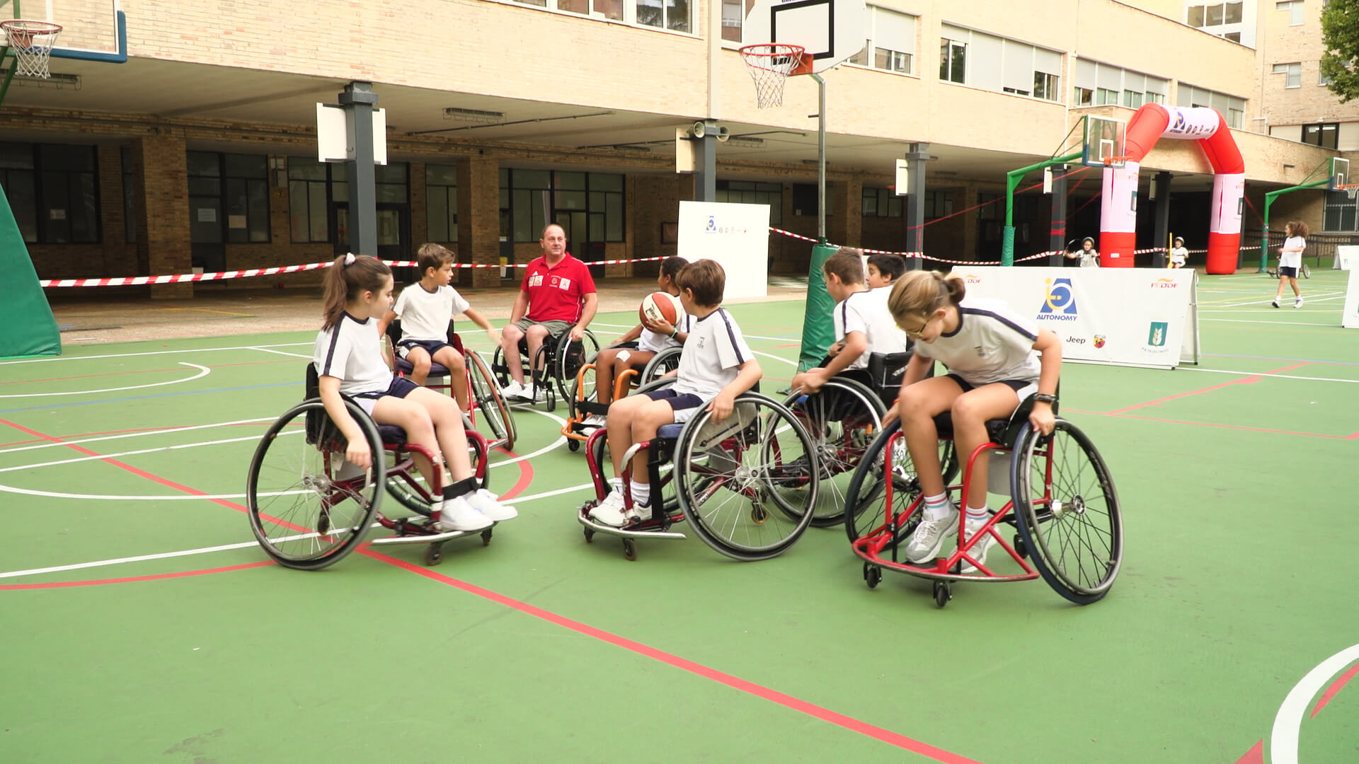 Deporte sin Adjetivos en el Colegio Patrocinio San José con el grupo FCA